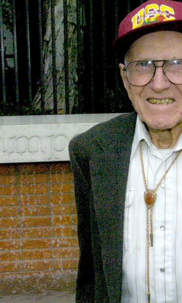 'Unbroken' war hero, Olympic distance runner Louis Zamperini dies at 97